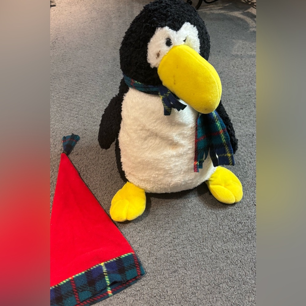 Gund Plush Penguin Holiday Hugs CVS Stuffed Animal 18”
